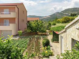 Modern Apartment in Kastel Stari