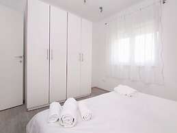 Modern Apartment in Kastel Stari