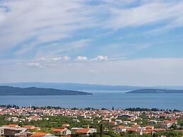 Sea-view Retreat, Kastel