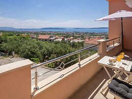 Sea-view Retreat, Kastel
