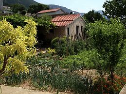 Sea-view Retreat, Kastel