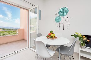 Sea-view Retreat, Kastel