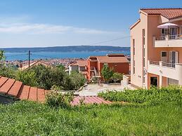 Sea-view Retreat, Kastel