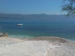 Apartment 5 km From Trogir's Center