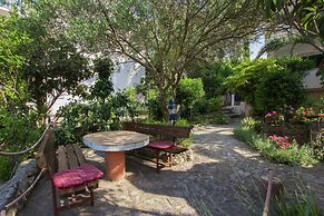 Apartment 5 km From Trogir's Center