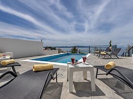 Stunning Villa in Drasnice With Private Pool
