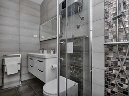 Stunning Villa in Drasnice With Private Pool