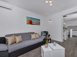 Stunning Villa in Drasnice With Private Pool