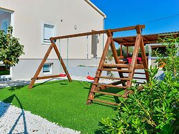 Villa in Debeljak With Private Pool