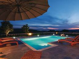 Villa in Debeljak With Private Pool