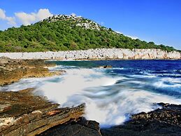 Comfortable Cottage in Pašman With Terrace
