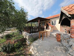 Comfortable Cottage in Pašman With Terrace
