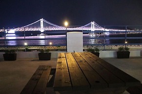 Bexco Hostel B&B