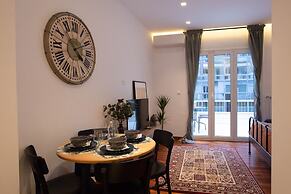 Phaedrus Living: City Luxury Flat Mavromichali