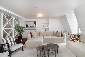 Luxury Chiado Prime Apartment