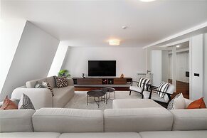 Luxury Chiado Prime Apartment