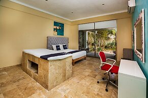 Capital O Cancun International Airport 24/7,