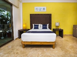 Capital O Cancun International Airport 24/7,