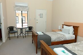 Settlers Hotel York
