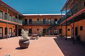 Settlers Hotel York
