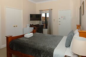 Settlers Hotel York