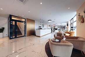 Antunovic Hotel East