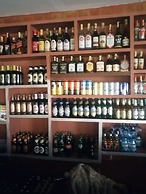 Tausi Bar & Lodging