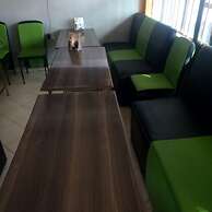 Tausi Bar & Lodging