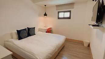 Huru House