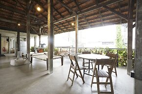 Belakang Kong Heng by DreamScape