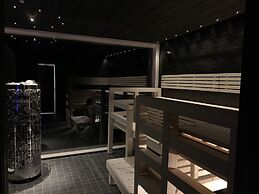 Arctic Skylight Lodge