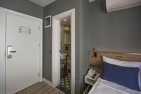 Pure Blanche Hotel
