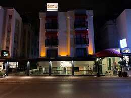 Pure Blanche Hotel