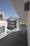 Pure Blanche Hotel