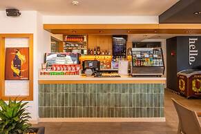 Pure Blanche Hotel