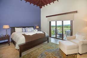 Pristine Bay 4033 4 Bedroom Home by RedAwning