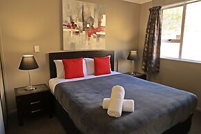 Lakes Edge Holiday Park
