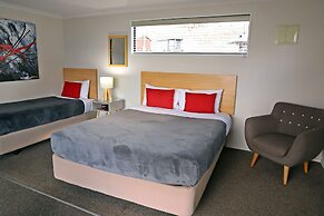 Lakes Edge Holiday Park