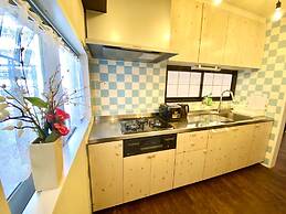 Chatan Tall House