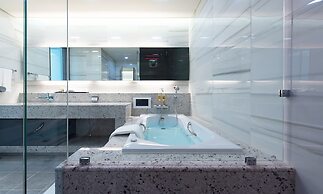 LCT Residence