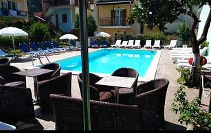 Central Hotel