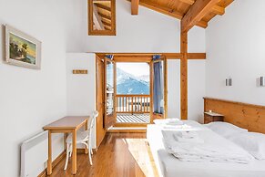 Chalet Oliver by Skinetworks