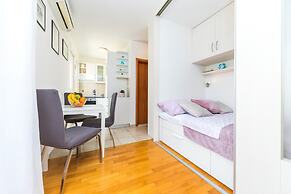 Spacious studio with balcony, close to the Znjan beach