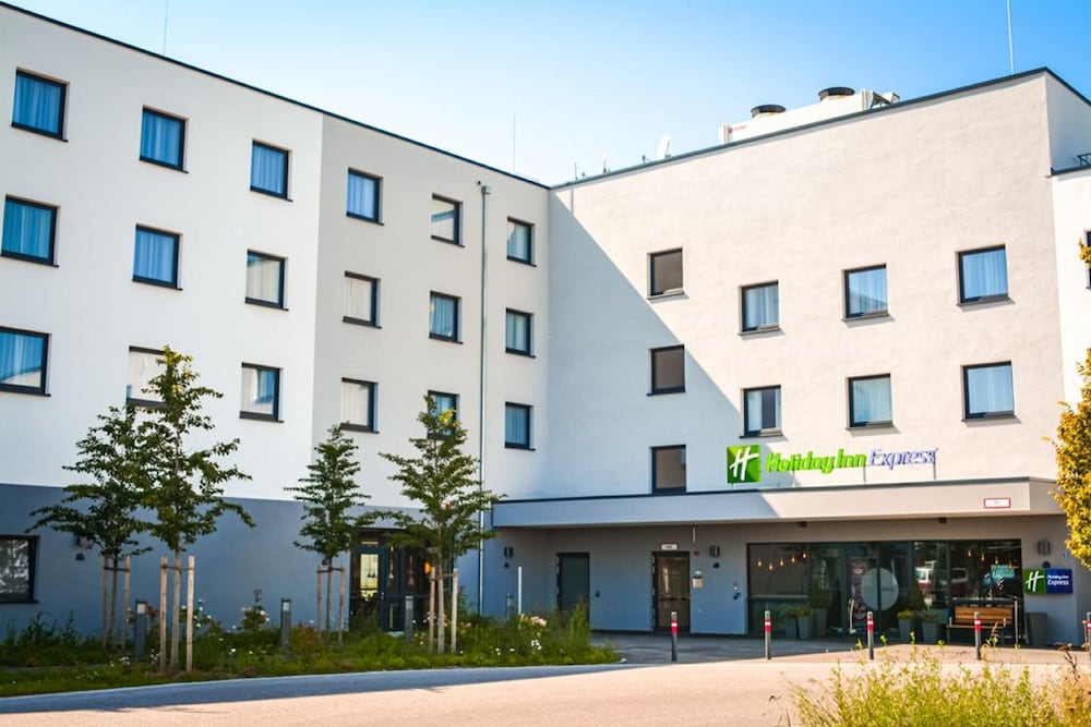 Holiday Inn Express Munich Olching by IHG
