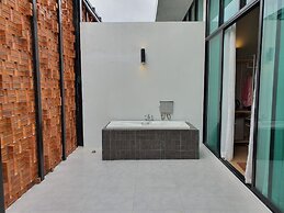 Platinum Hotel