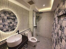 Platinum Hotel