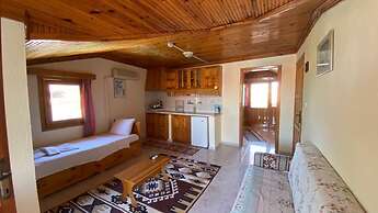 Erasmus Apart Hotel