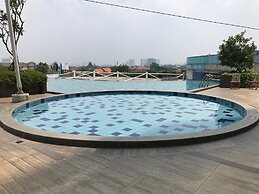 Cozy Studio Apartment at Cinere Bellevue