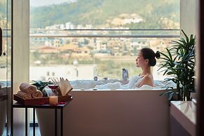 DeLaSea Ha Long Hotel