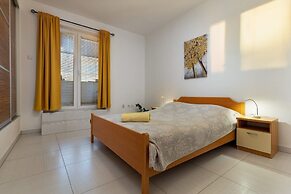 Comfort apartments with pool in Medulin